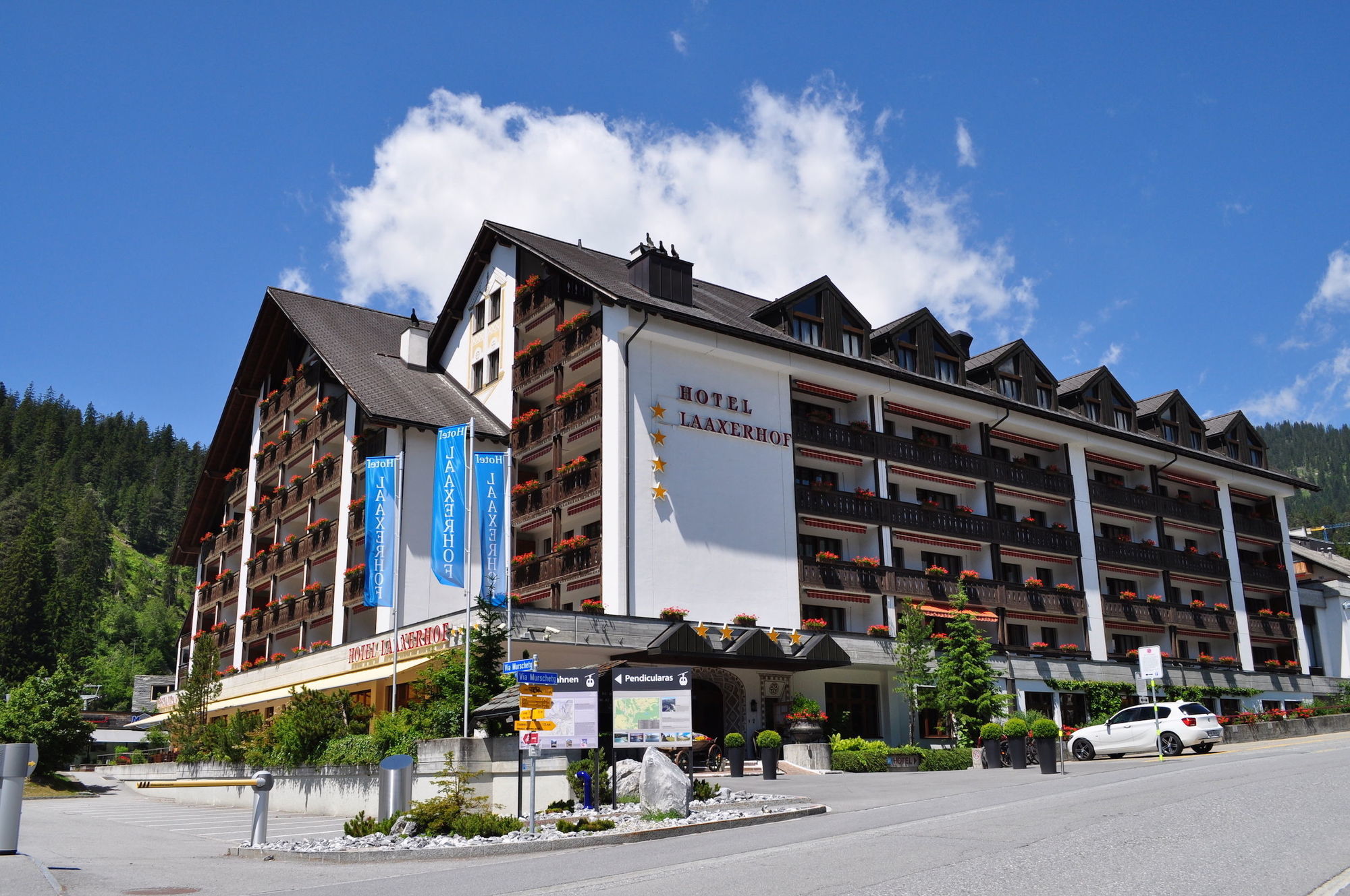 Hotel Laaxerhof ภายนอก รูปภาพ